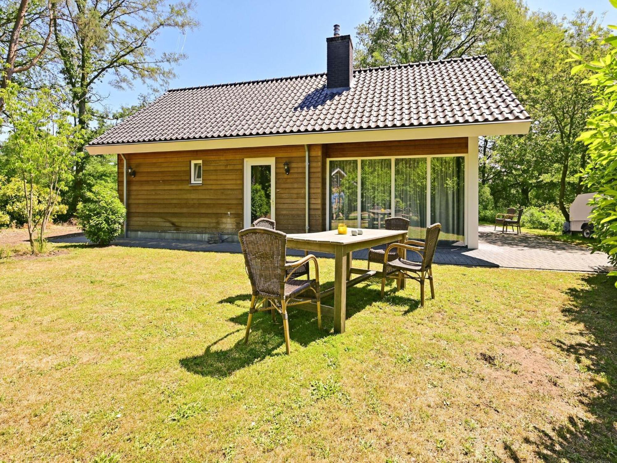 Chalet With Gorgeous View Of The Natural Surroundings Weerselo Экстерьер фото