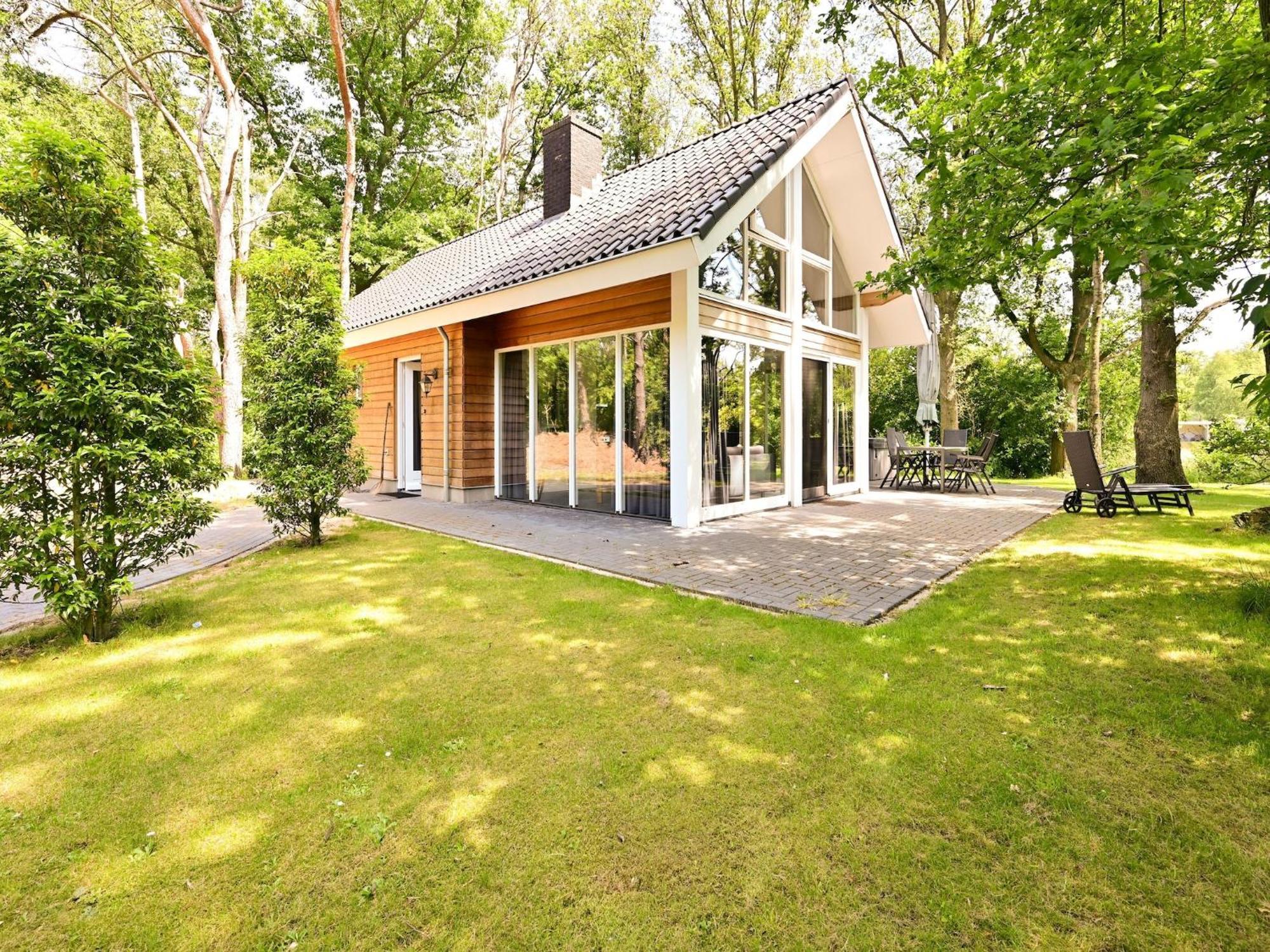 Chalet With Gorgeous View Of The Natural Surroundings Weerselo Экстерьер фото