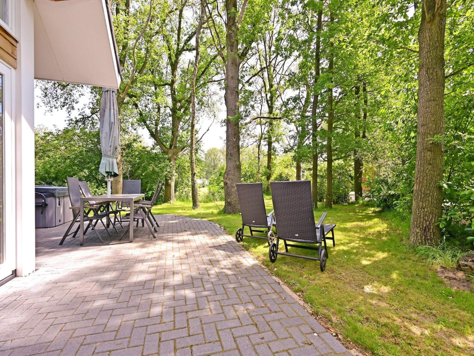 Chalet With Gorgeous View Of The Natural Surroundings Weerselo Экстерьер фото